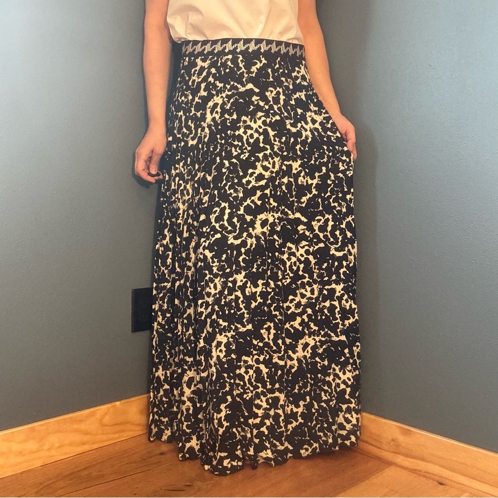Sfizio Made in Italy Black & White Floor Length Print Maxi Skirt size 8/L - Picture 6 of 16